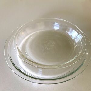 PYREX (2) vintage pie pans 9 inch & 7.5 inch